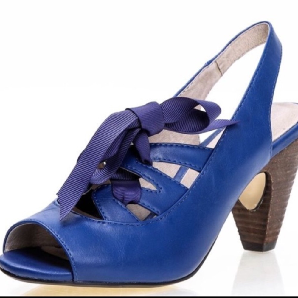 Chelsea Crew peep toe heels